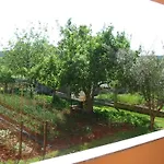 Ferienwohnung In Pula Mit Terrasse Und Garten